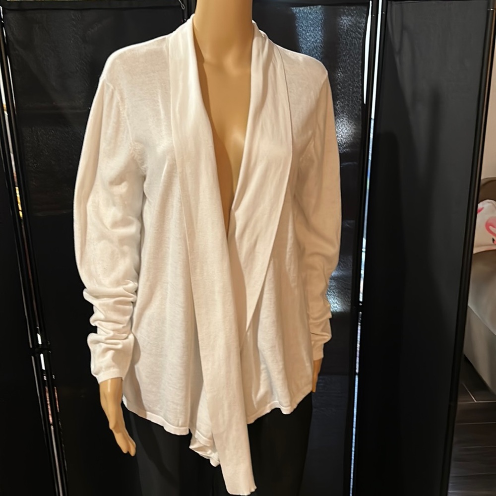Metro XL cream color, lightweight sweater.